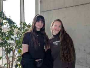 Jana Schneider und Paula Mortell, Praktikantinnen bei SprachUnion